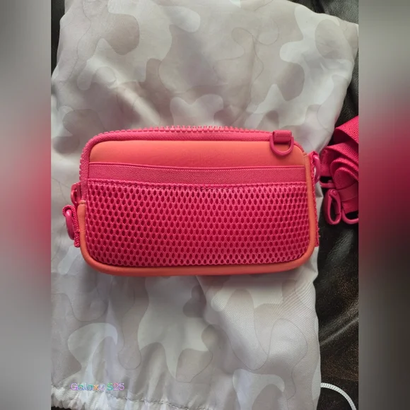 Dagne Dover Mara Phone Sling Heatwave - Picture 3 of 3